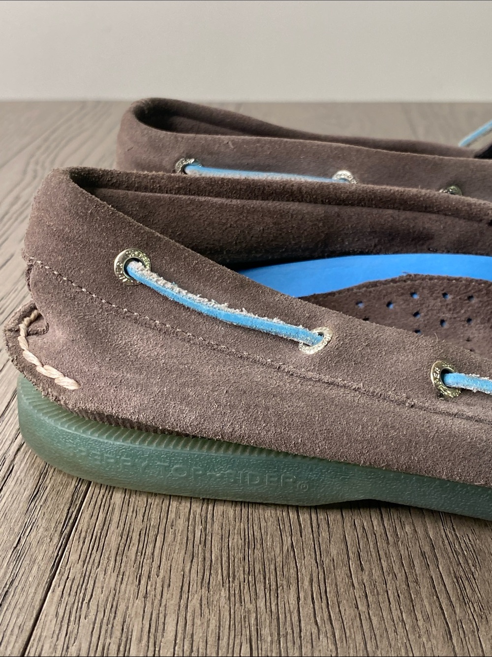 Sperry Gray Suede Boat Shoes with Light Blue Laces Men’s Size 11M - Picture 2 of 10